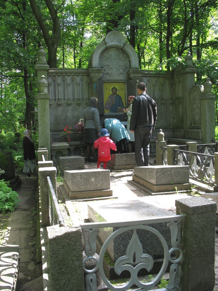 Смоленское кладбище