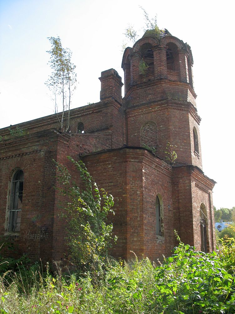 Церковь Троицы на городском кладбище Ораниенбаума